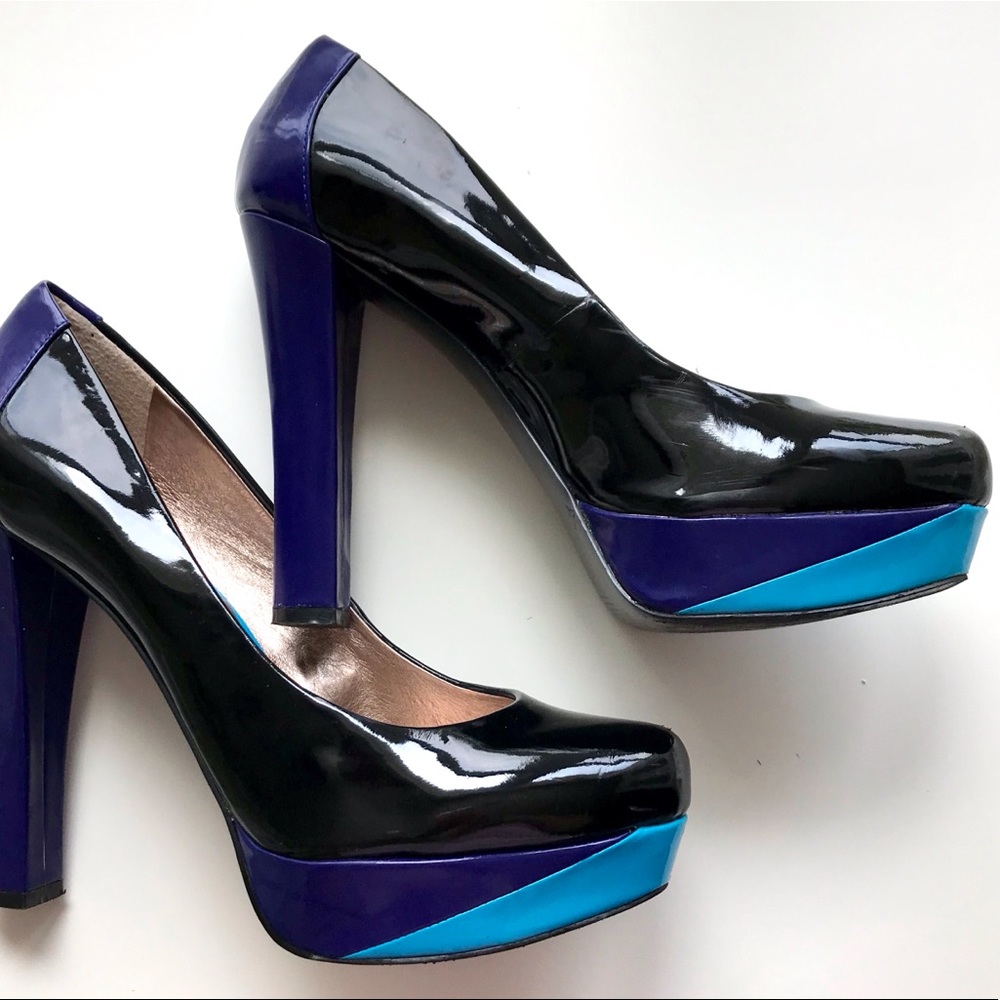 BCBG heels
